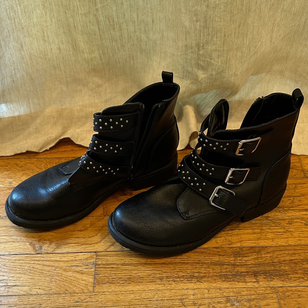 Treasure & Bond Black kids Combat Boots with Studded Straps